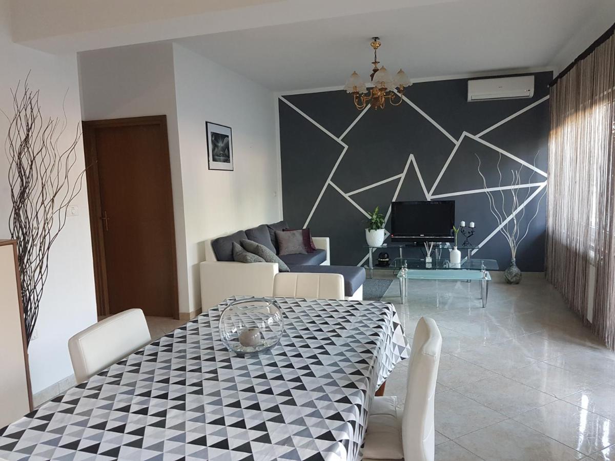 Alda Apartment Пула Екстериор снимка